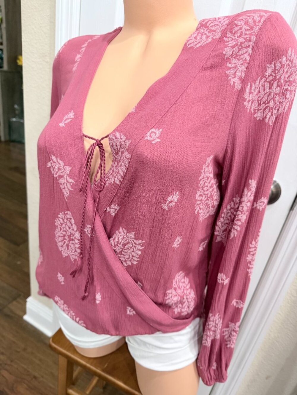 Mossimo Supply Co Boho Faux Wrap Top Small Dusty Rose Floral 100% Rayon Tie Neck - Picture 3 of 13